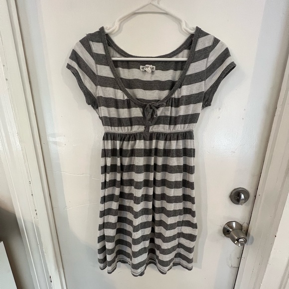 Aeropostale Dresses & Skirts - Aeropostale striped dress